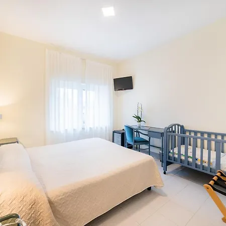 Hotel Il Gabbiano Sabaudia Buitenkant foto