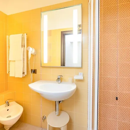 Hotel Il Gabbiano Sabaudia Buitenkant foto