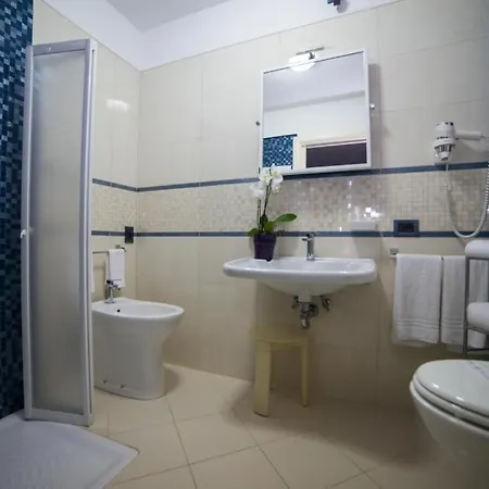 Hotel Il Gabbiano Sabaudia Buitenkant foto